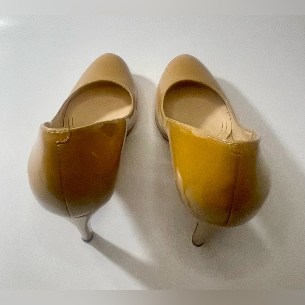 Cole Haan Beige Patent Leather Air Heels Pumps Womens Size 7B Mustard - Picture 10 of 12